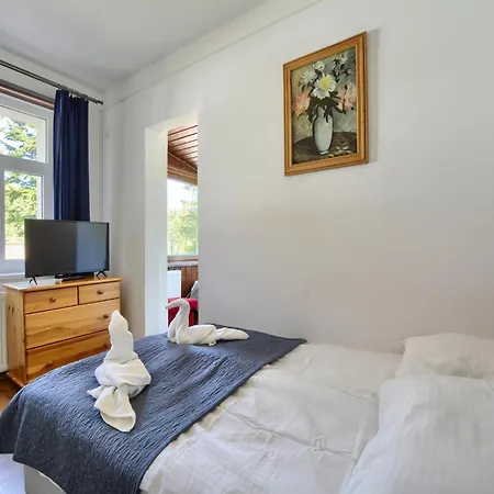 לינה וארוחת בוקר Nad Zapora 3*