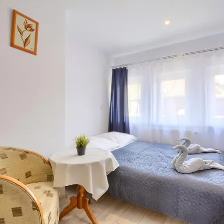 לינה וארוחת בוקר Nad Zapora 3*